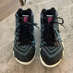 Kyrie Irving Basketball sneakers